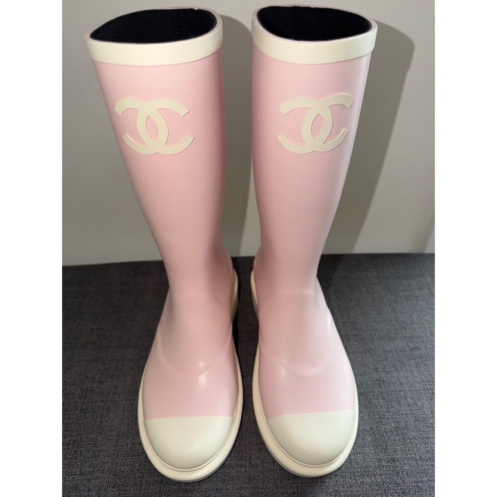 Chanel 26C Rose Pink White Caoutchouc CC Logo High Pull On Rubber Rain Boots 40 - Picture 14 of 16